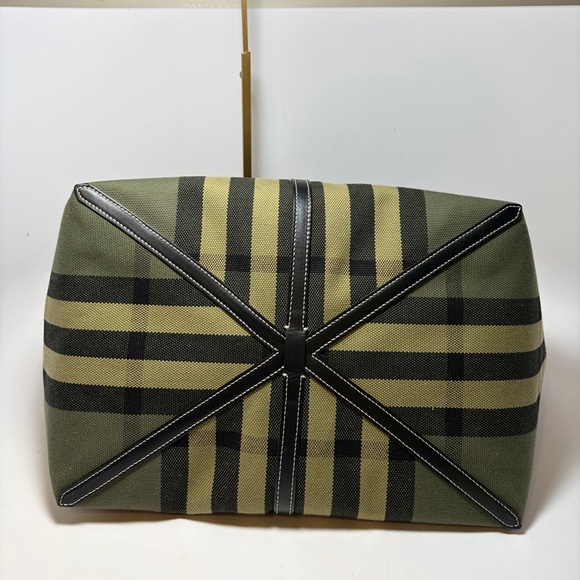 Burberry Check Canvas Tote Green & Khaki w/Matching Wristlet - Picture 12 of 16